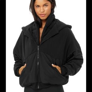 [SOLD] BNWT Alo Yoga Arctic Jacket - Black XS